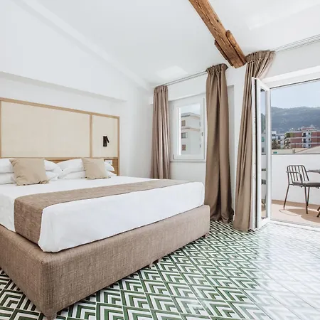 Boutique Suites 186-3
